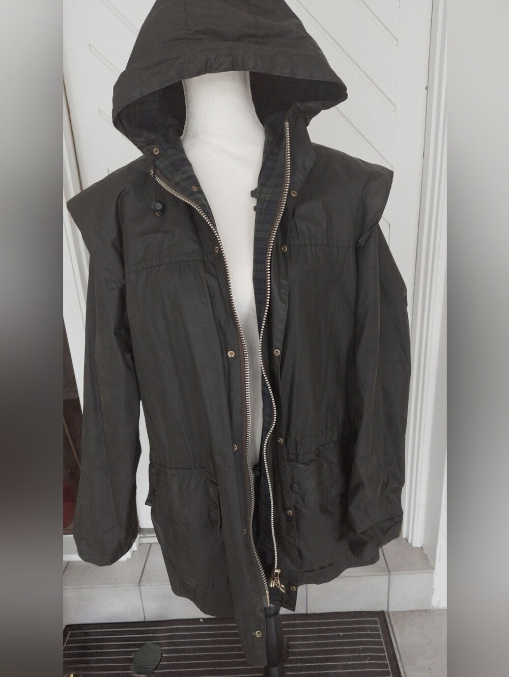 Barbour VTG Durham Waxed Jacket W/Hood. Unisex W XL, Men M/L. Dark Green/Black.